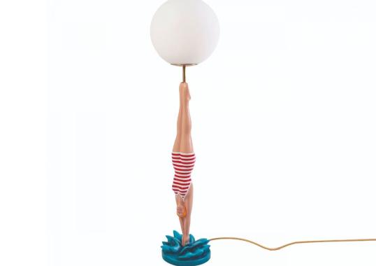 Настольная лампа модель Lady Diver Table Lamp от фабрики Seletti