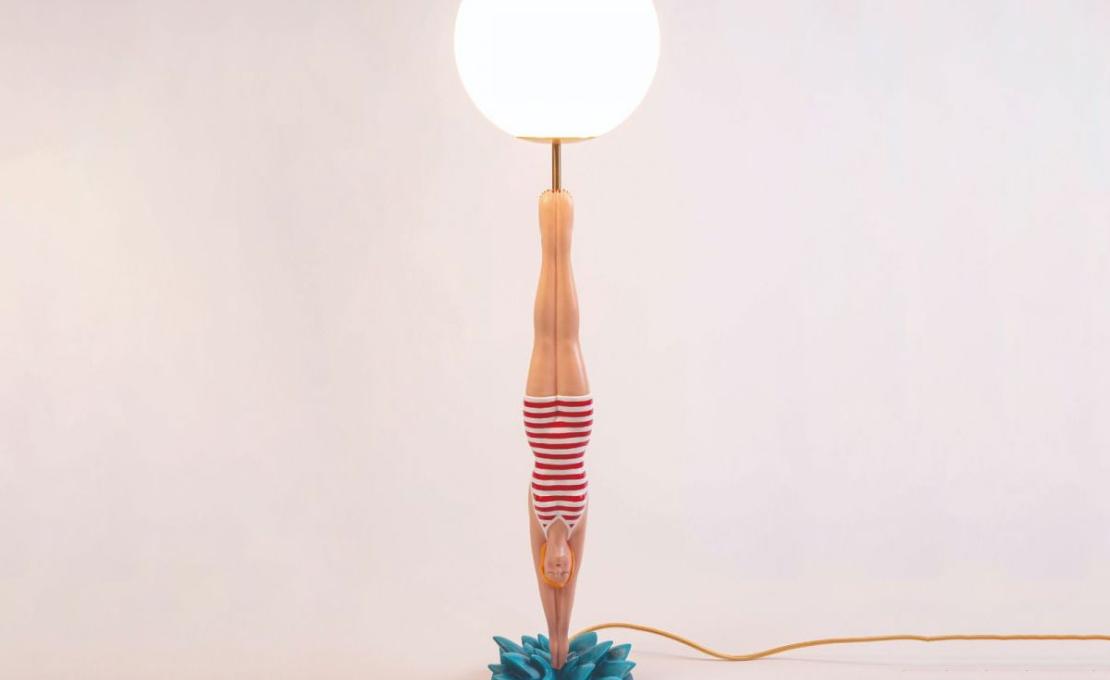 Настольная лампа модель Lady Diver Table Lamp от фабрики Seletti