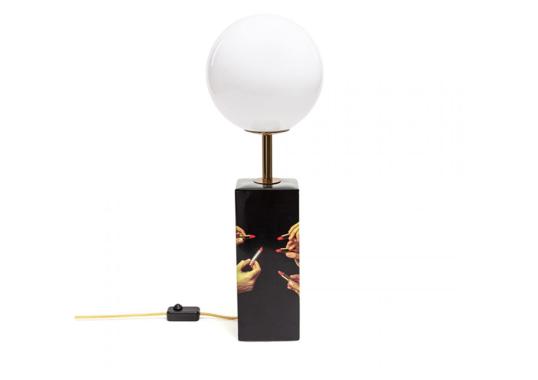 Настольная лампа модель Toiletpaper Table Lamp от фабрики Seletti