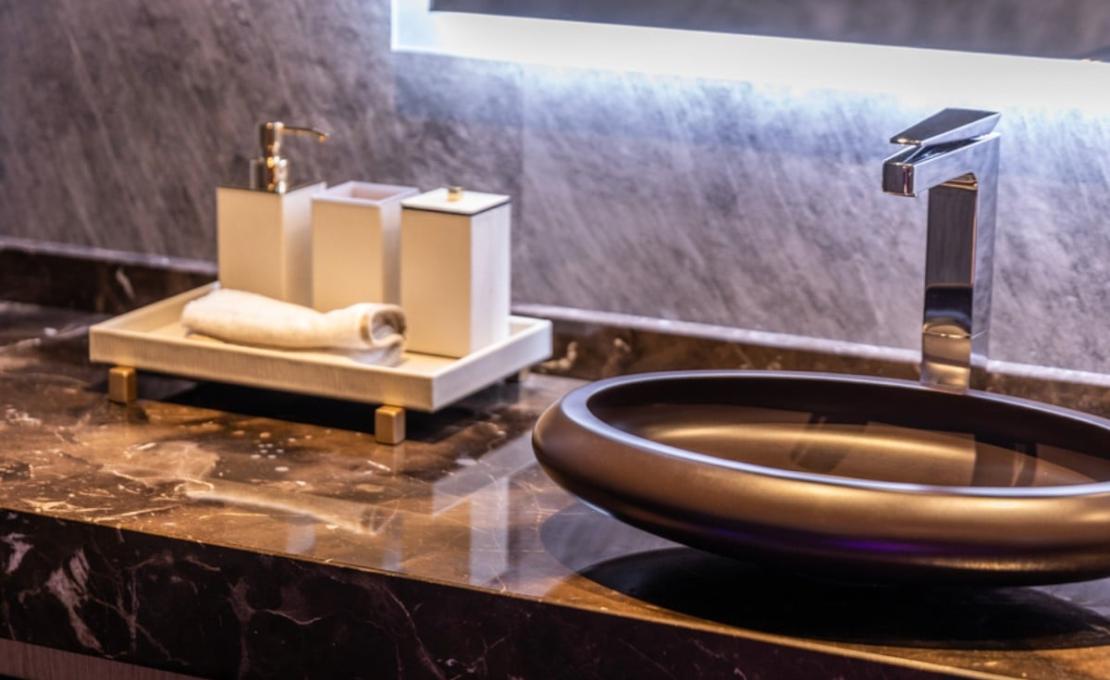 Аксессуар для ванной модель Poseidon Square Bathroom Set от фабрики Pinetti