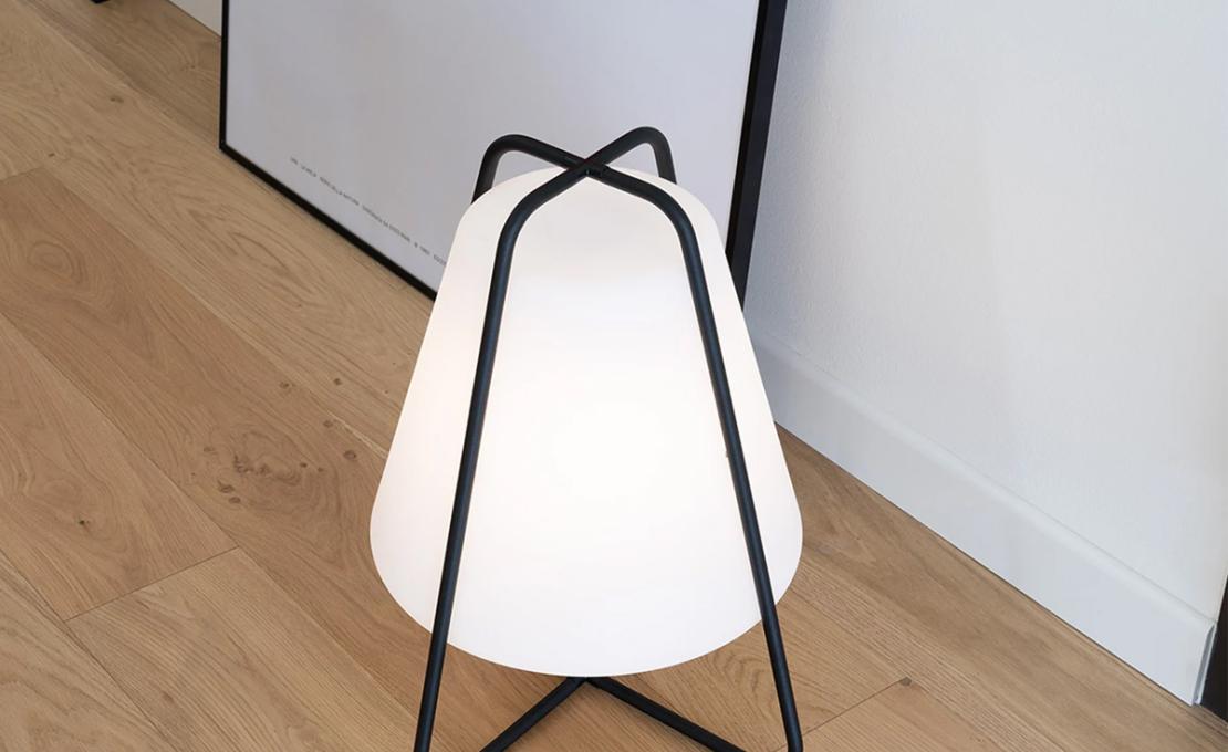 Настольная лампа модель Teepee Portable Table Lamp от фабрики Zafferano