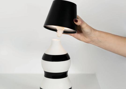 Настольная лампа модель Poldina Stopper Portable Lamp от фабрики Zafferano