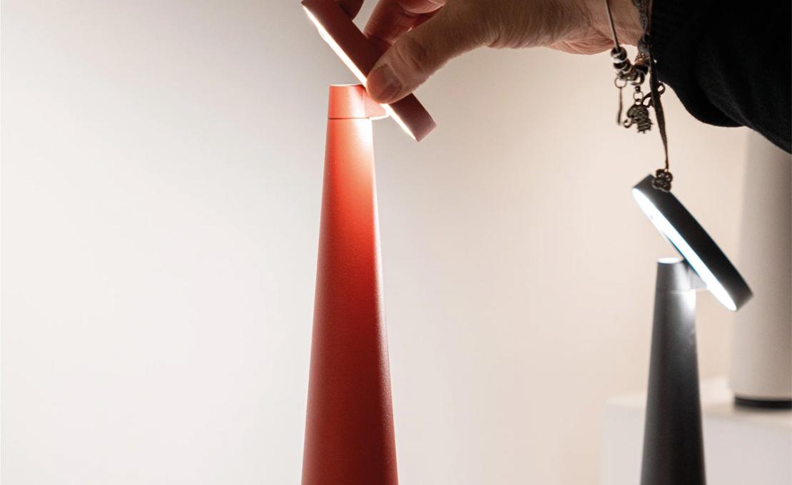 Настольная лампа модель Angelina Portable Lamp от фабрики Zafferano