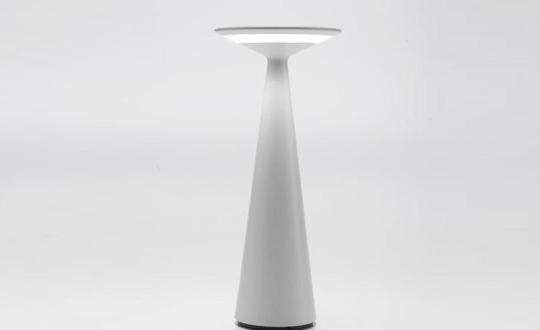 Настольная лампа модель Dama USB Table Lamp от фабрики Zafferano