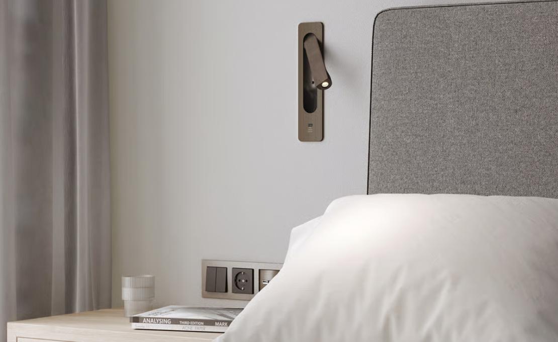Потолочный светильник модель Keta Reading Lamp USB-C от фабрики Astro Lighting