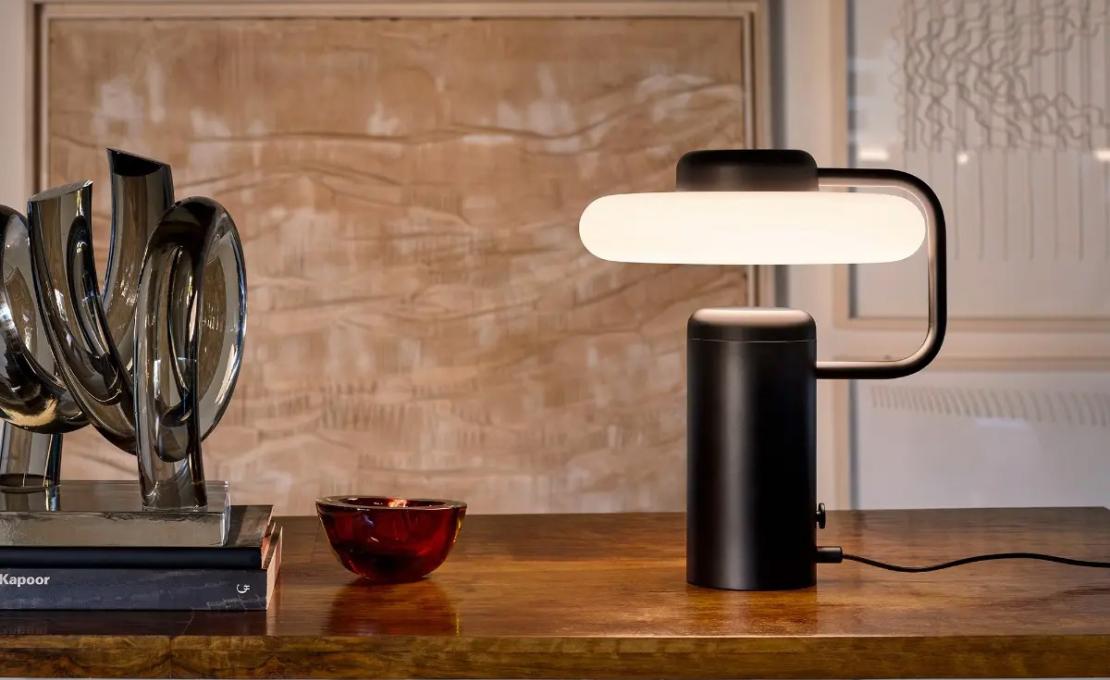 Настольная лампа модель Tratto - Table Lamp от фабрики KDLN