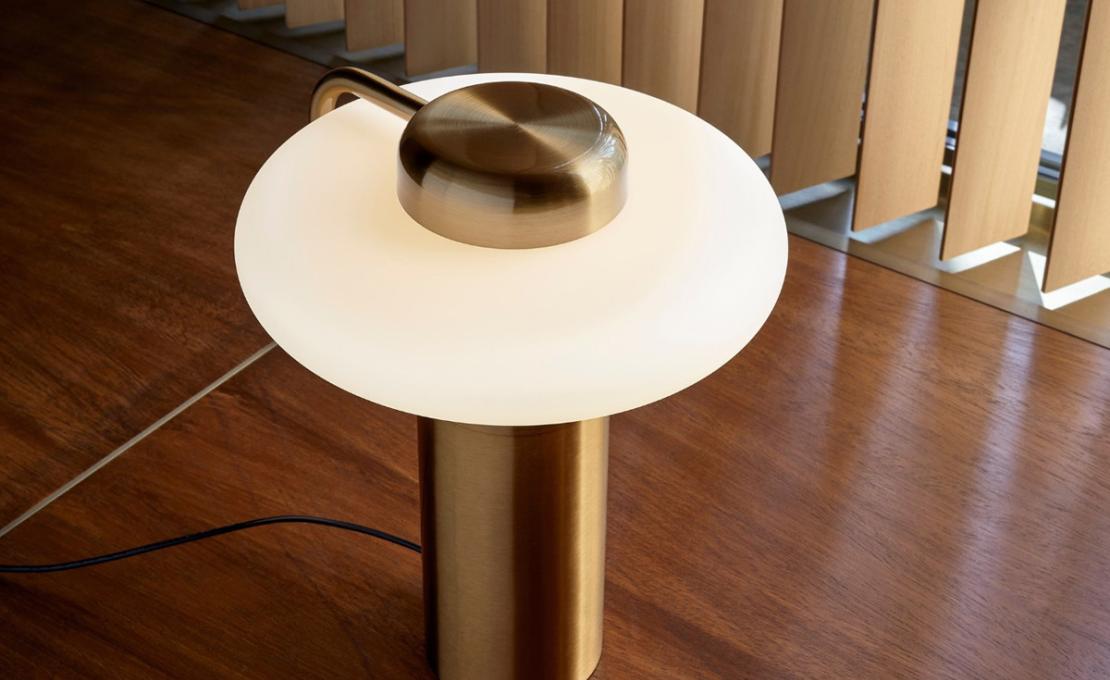 Настольная лампа модель Tratto - Table Lamp от фабрики KDLN