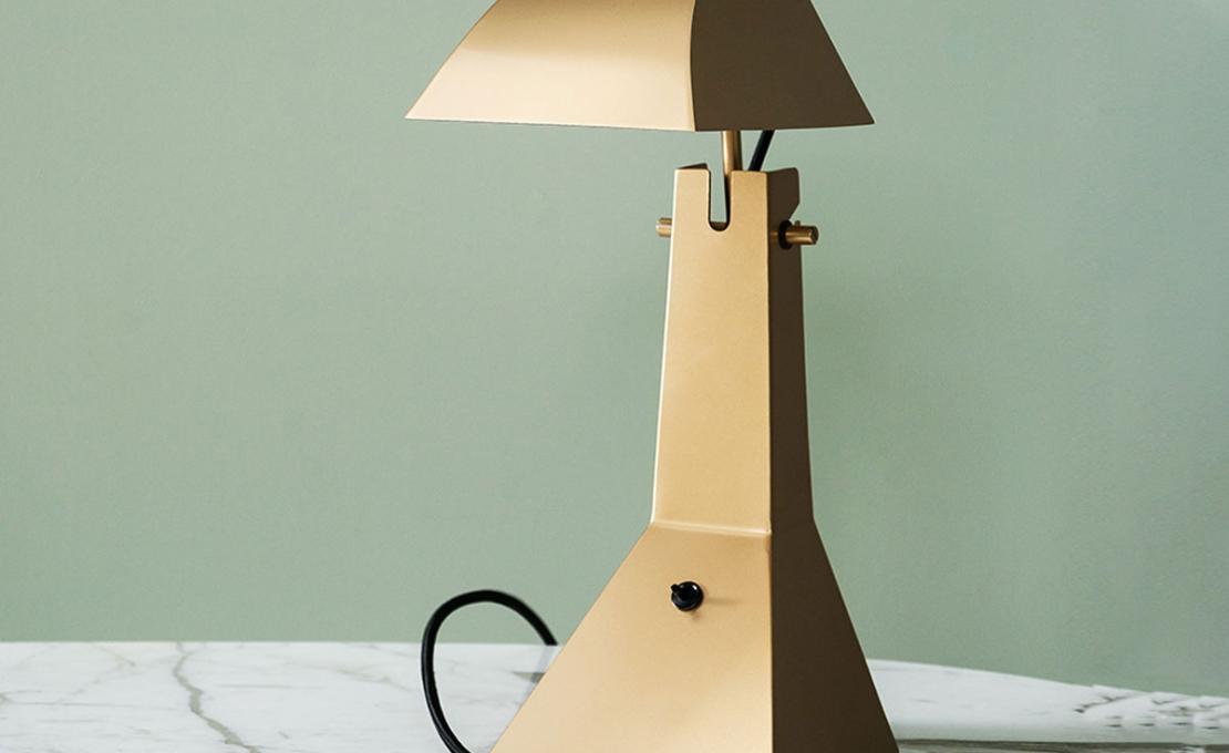 Настольная лампа модель E63 Lampada da Tavolo от фабрики Tacchini
