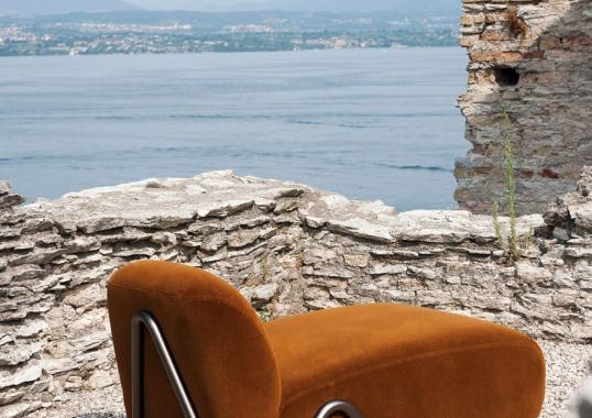 Диван модель Victoria Modular Sofa от фабрики Tacchini