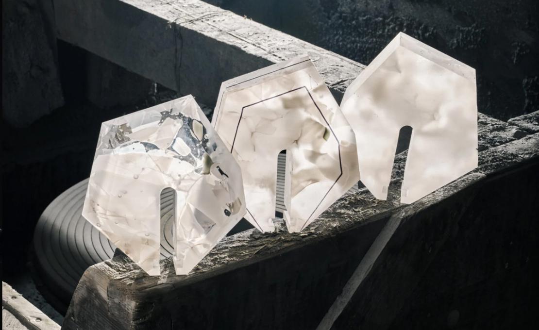 Подвесной светильник модель Fragments Long Suspension Lamp от фабрики Bomma