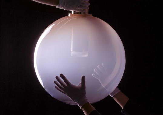 Подвесной светильник модель Phenomena Large Ball - Suspension Lamp от фабрики Bomma