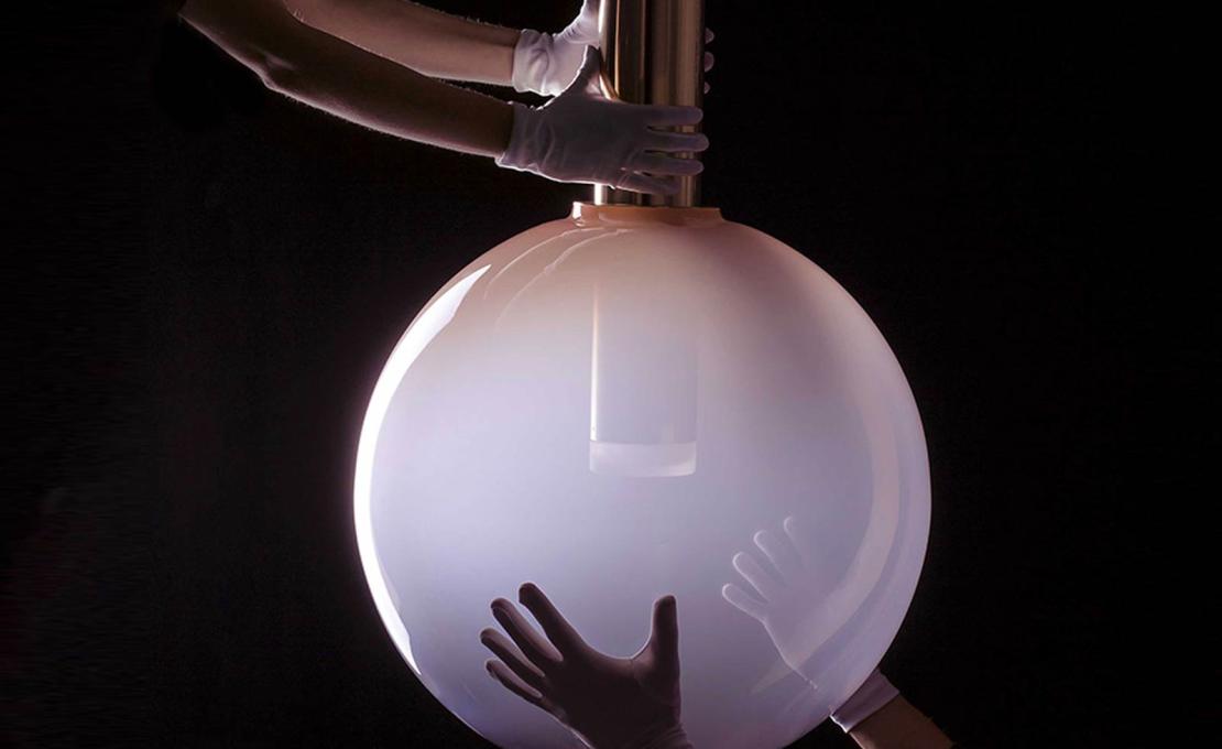 Подвесной светильник модель Phenomena Small Ball - Suspension Lamp от фабрики Bomma