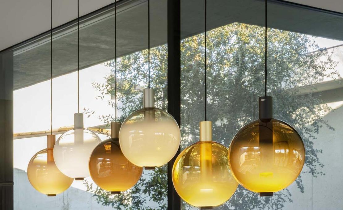 Подвесной светильник модель Beam Stick Nuance Suspension Lamp от фабрики Olev Lighting