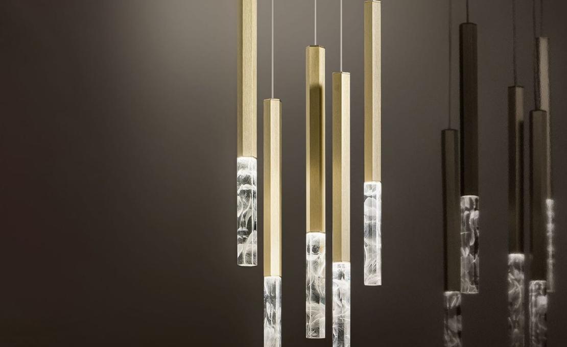 Подвесной светильник модель Shine Vertical Plumage Suspension Lamp от фабрики Olev Lighting