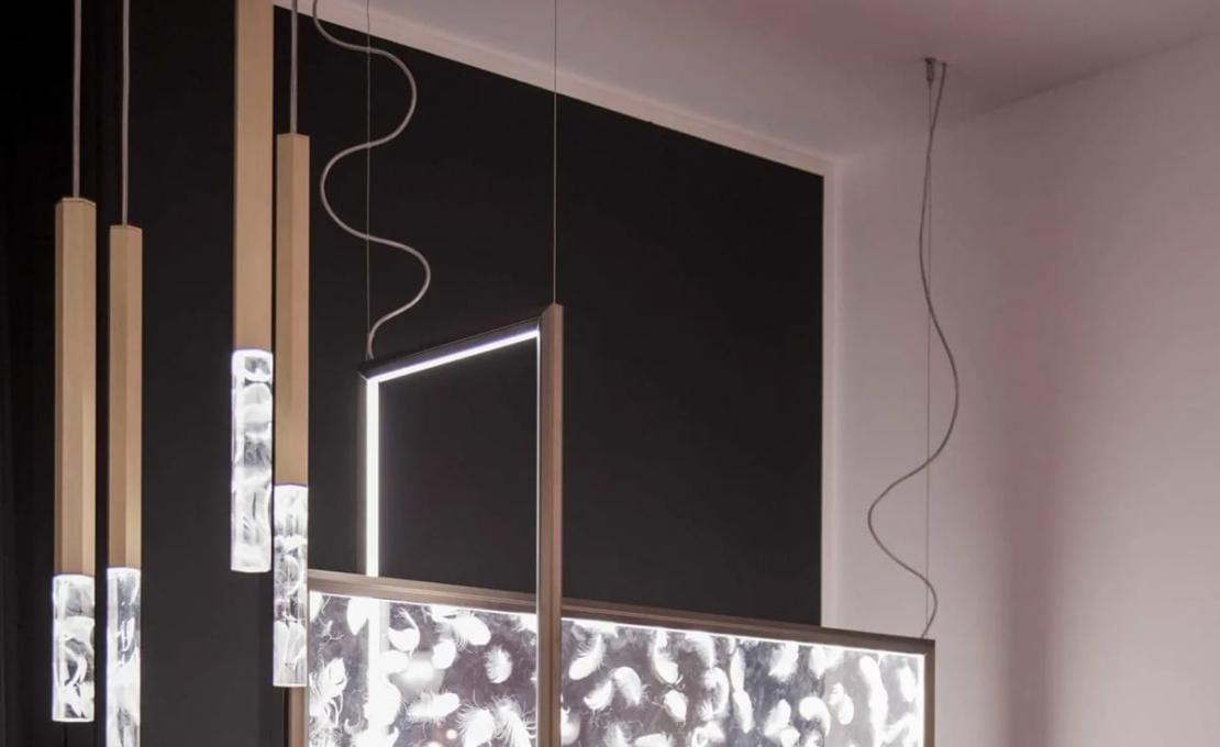 Подвесной светильник модель Shine Vertical Plumage Suspension Lamp от фабрики Olev Lighting