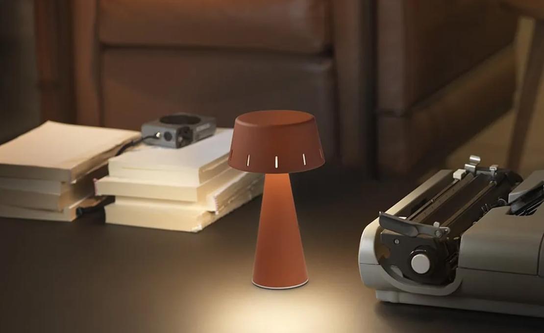 Настольная лампа модель Makà Portable Table Lamp от фабрики Olev Lighting