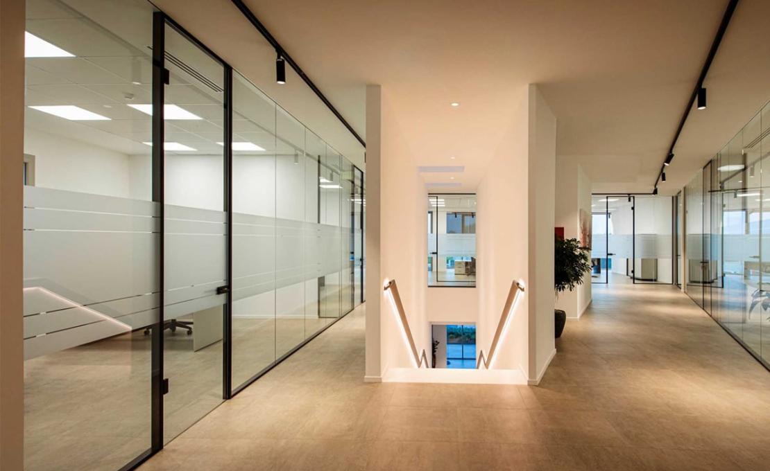 Бра модель Ottomano Handrail with integrated LED от фабрики Olev Lighting