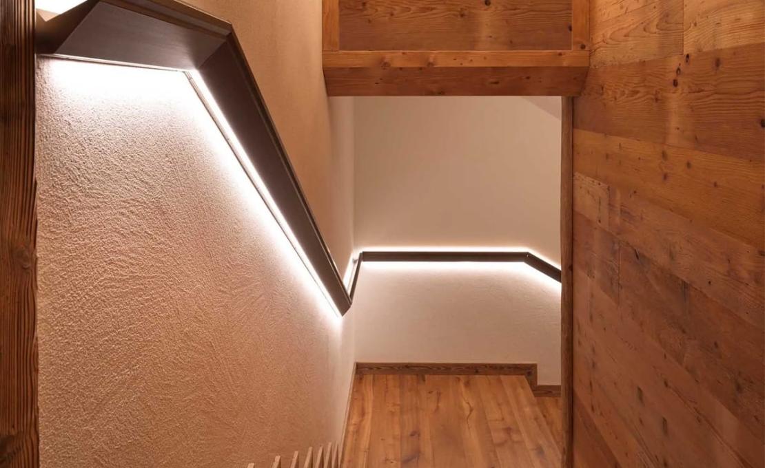 Бра модель Ottomano Handrail with integrated LED от фабрики Olev Lighting