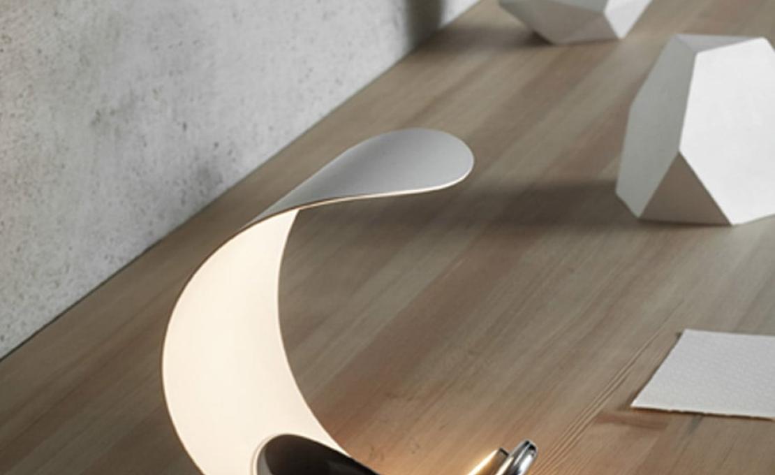 Настольная лампа модель Curl Lampada da Tavolo от фабрики Luceplan