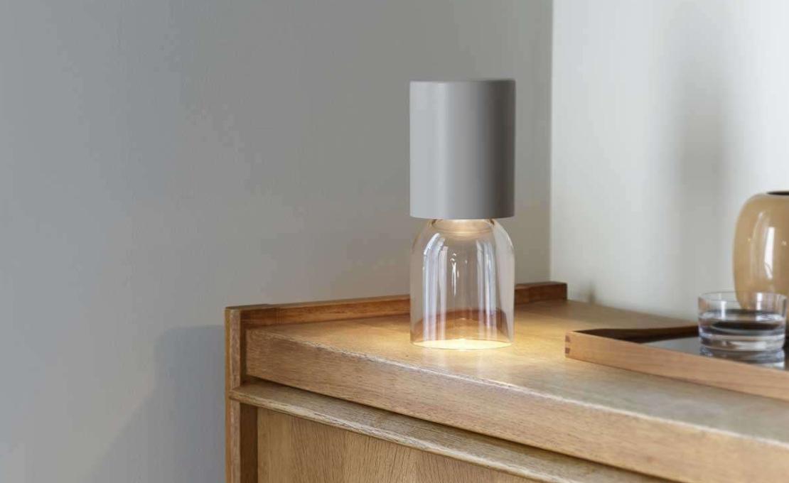 Настольная лампа модель Nui Mini Table Lamp Rechargeable Outdoor от фабрики Luceplan