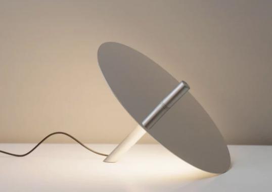 Настольная лампа модель Millimetro Table Lamp от фабрики Luceplan