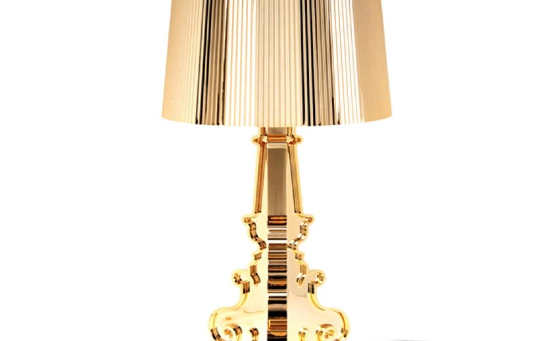 Журнальный столик модель 8575 от фабрики Kartell