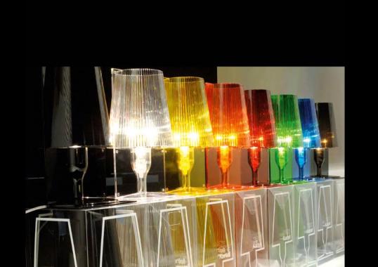 Настольная лампа модель take lampada от фабрики Kartell