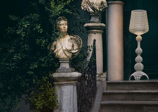 Торшер модель Kabuki Lampada da Terra Outdoor от фабрики Kartell