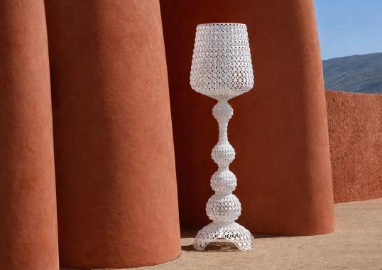 Торшер модель Kabuki Lampada da Terra Outdoor от фабрики Kartell