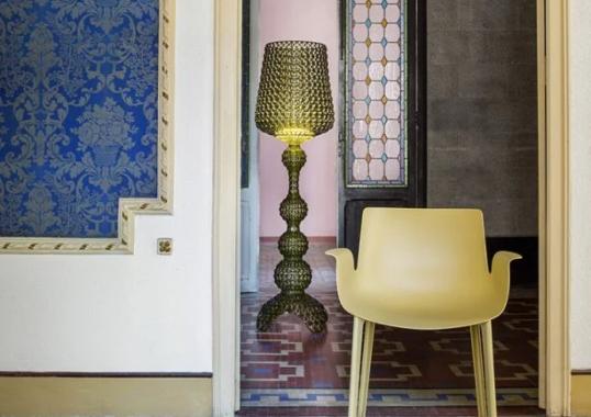 Торшер модель Kabuki Floor Lamp от фабрики Kartell