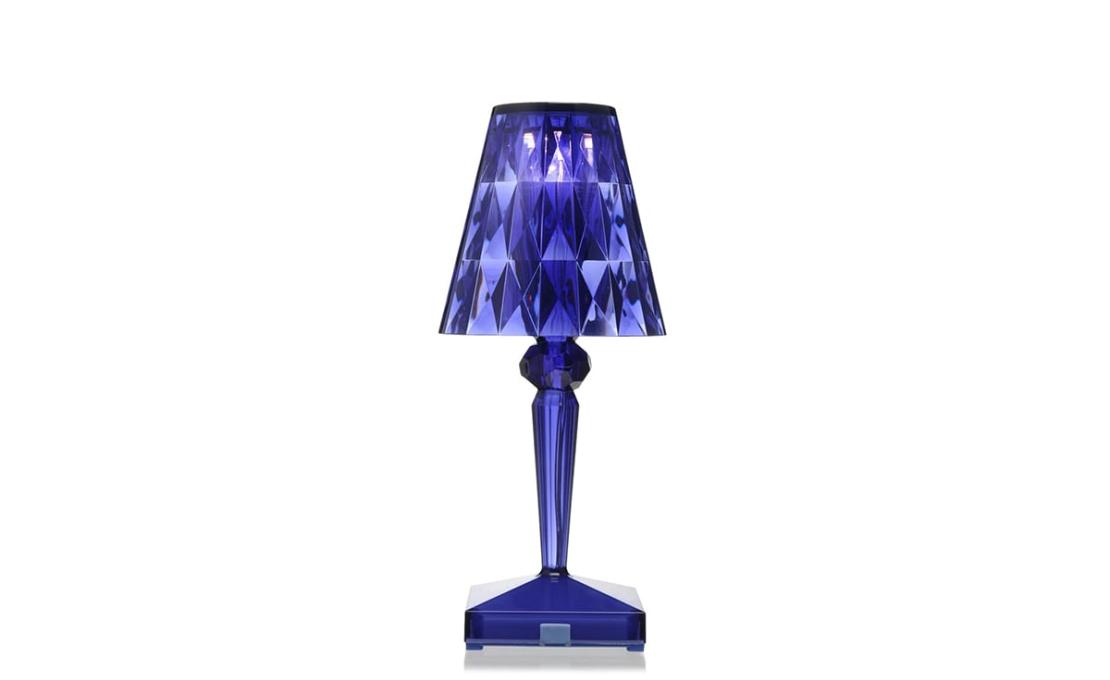 Настольная лампа модель Battery Lampada da Tavolo Colorata от фабрики Kartell