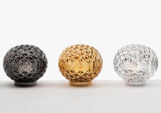 Настольная лампа модель Mini Planet Lamp Battery от фабрики Kartell