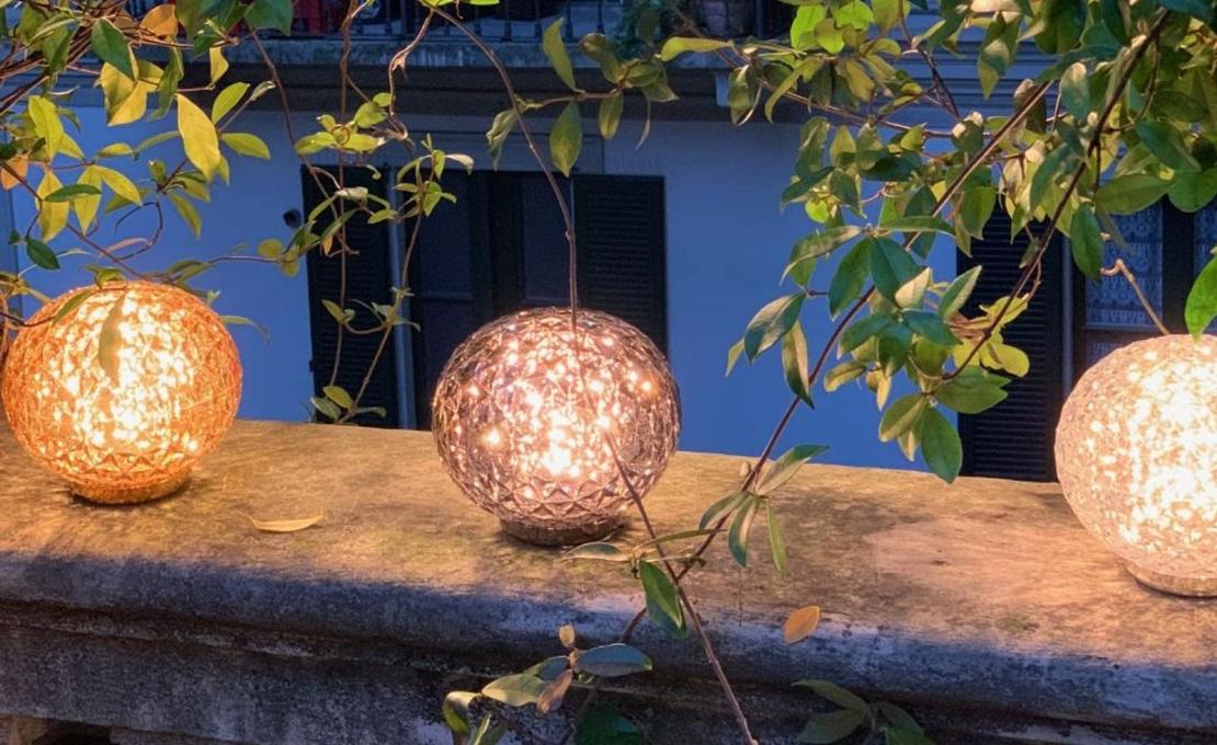 Настольная лампа модель Mini Planet Lamp Battery от фабрики Kartell
