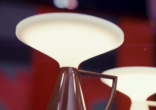 Настольная лампа модель Camomille Table Lamp - Portable от фабрики Kartell