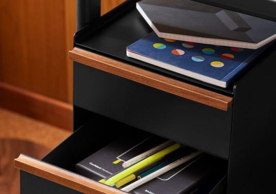 Письменный стол модель Mode Desk от фабрики Herman Miller