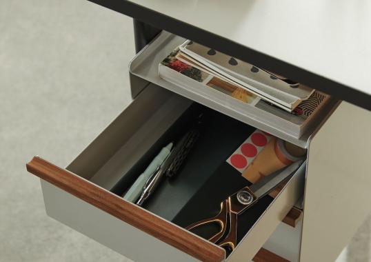 Письменный стол модель Mode Desk от фабрики Herman Miller