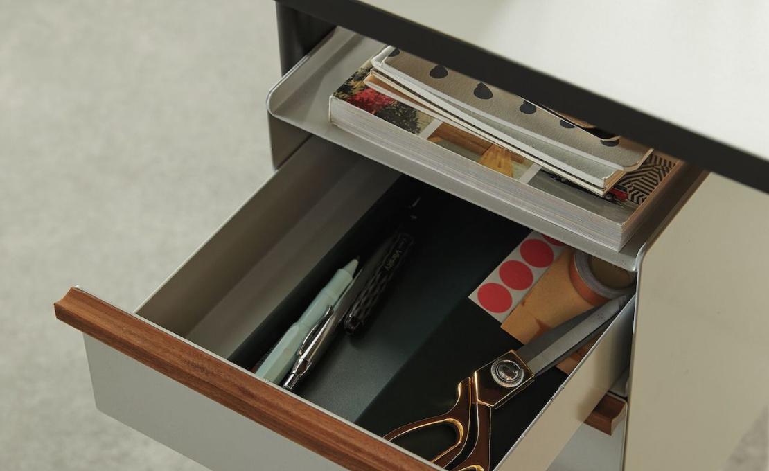 Письменный стол модель Mode Desk от фабрики Herman Miller
