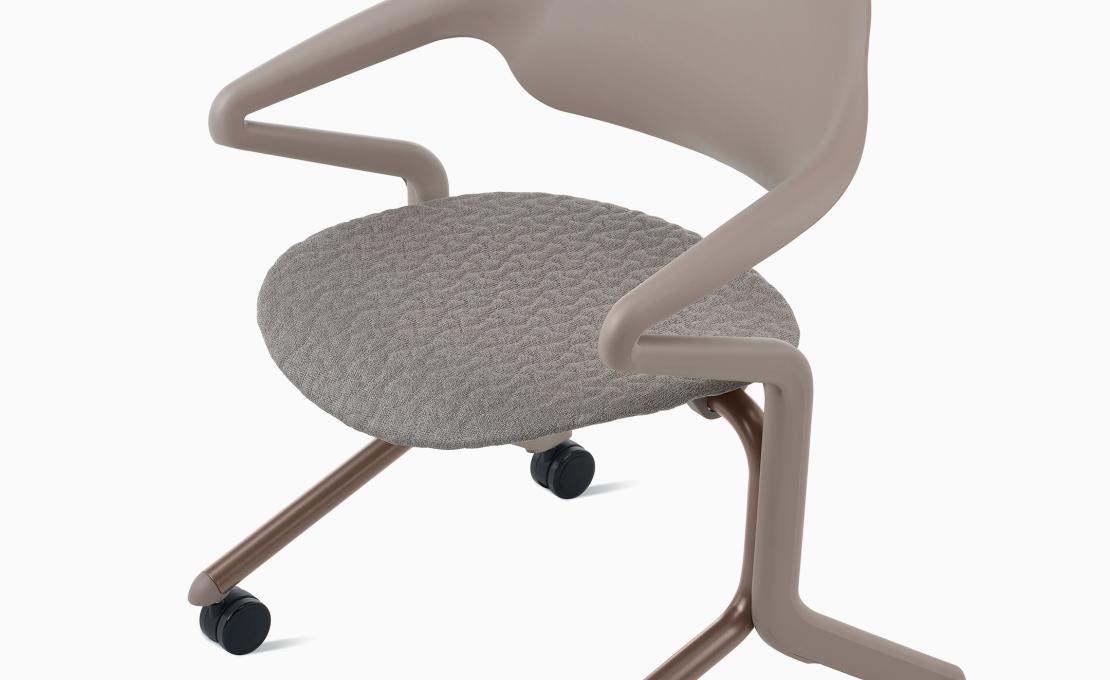 Стул модель Fuld Stackable Chair от фабрики Herman Miller