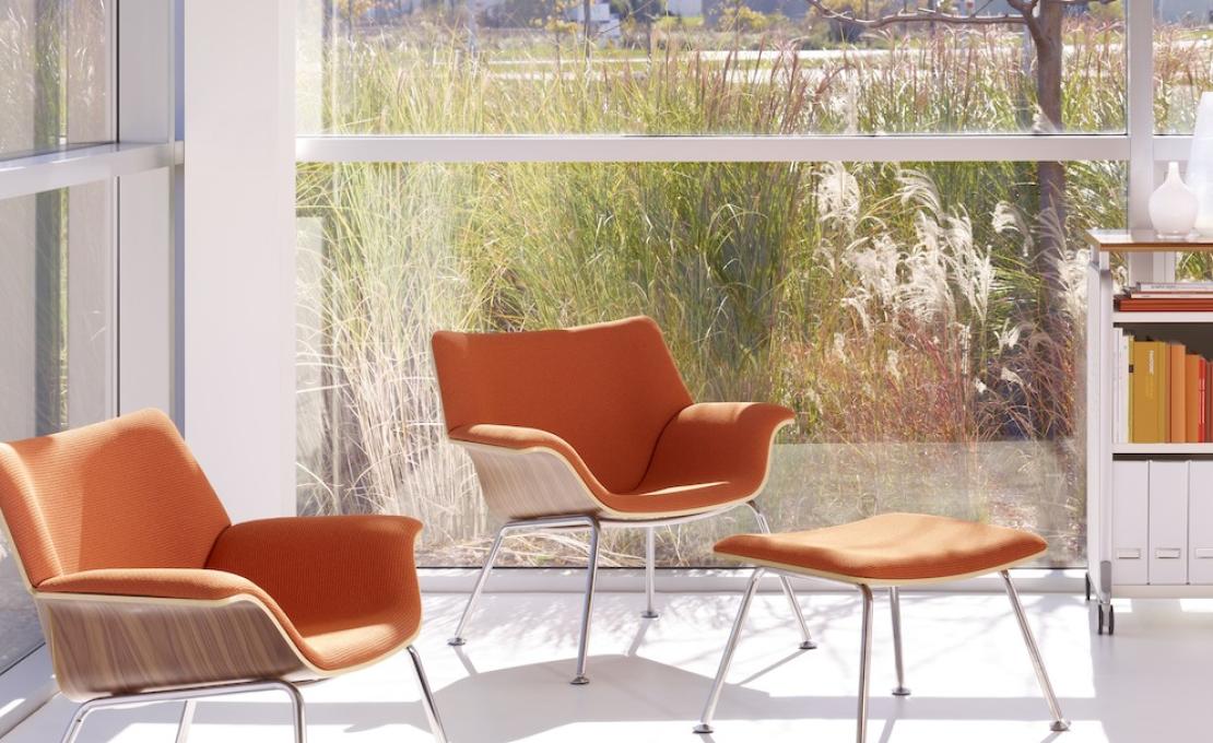 Кресло модель Swoop Lounge Chair от фабрики Herman Miller
