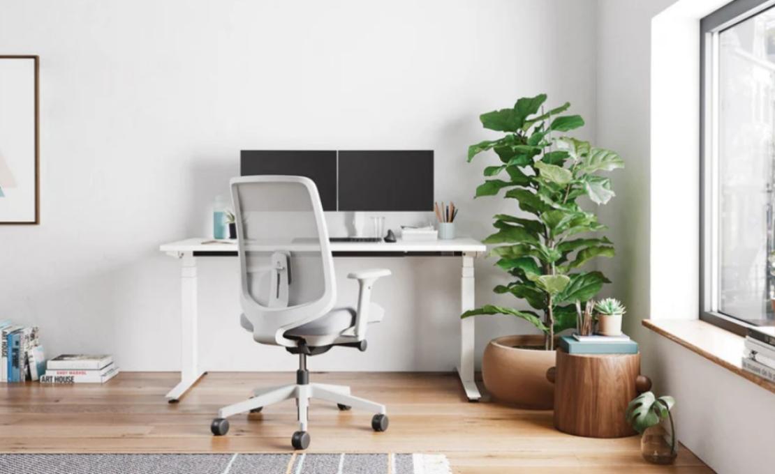 Письменный стол модель Nevi Sit-Stand Desk от фабрики Herman Miller