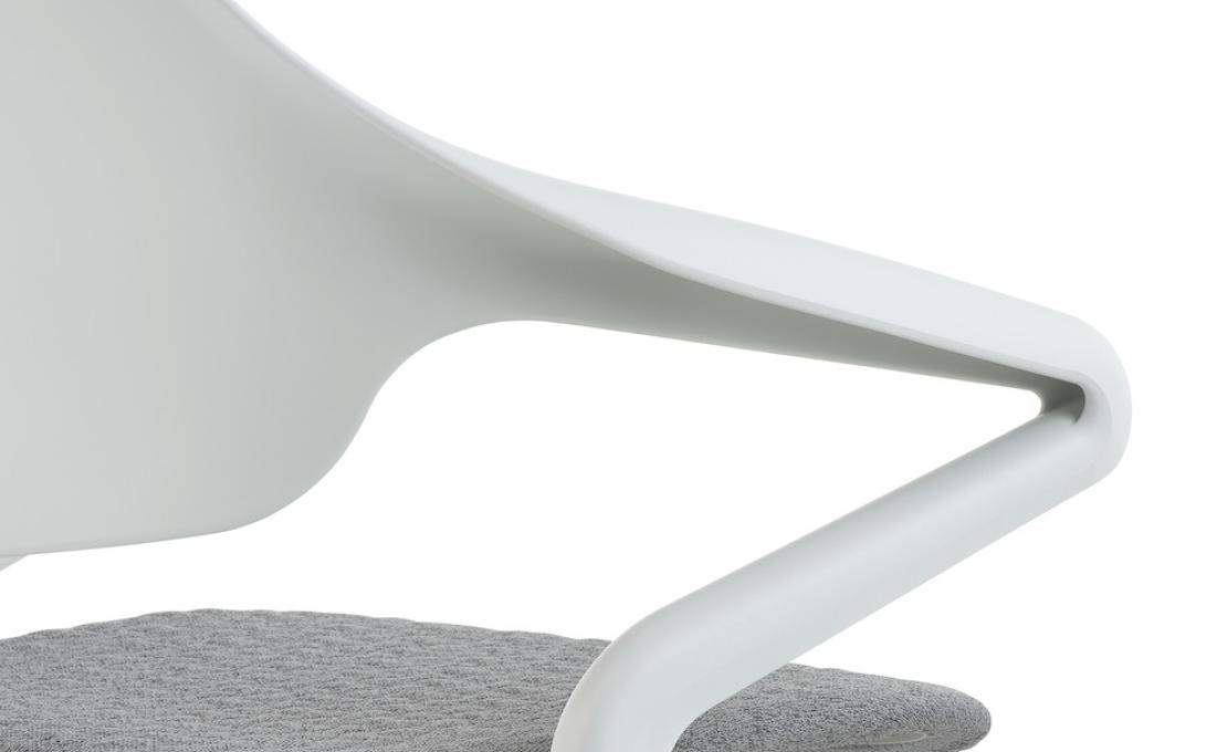 Стул модель Fuld Stackable Chair от фабрики Herman Miller