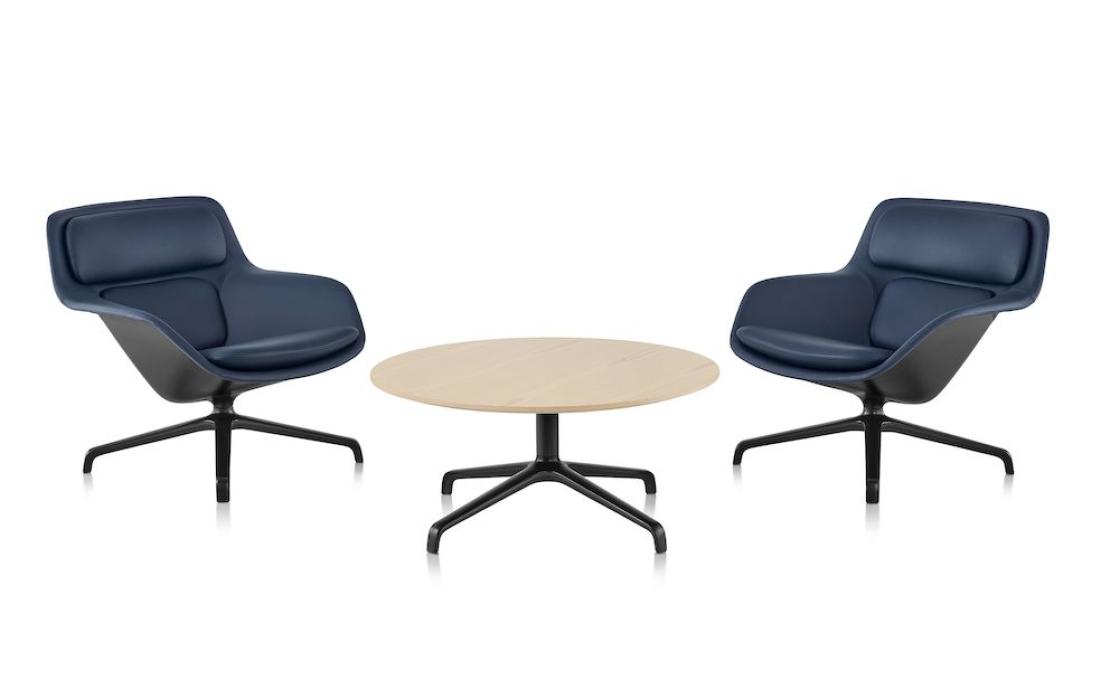 Кресло модель Striad Lounge Chair and Ottoman от фабрики Herman Miller