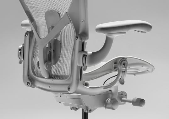 Рабочее кресло модель 1006185 от фабрики Herman Miller