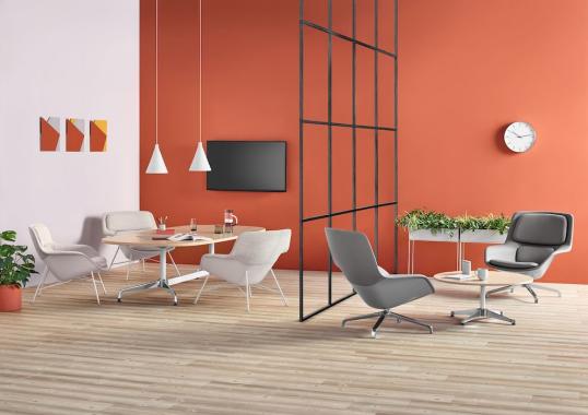 Кресло модель Striad Lounge Chair and Ottoman от фабрики Herman Miller