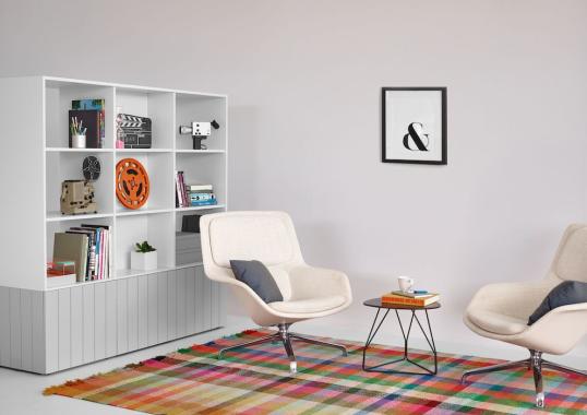 Кресло модель Striad Lounge Chair and Ottoman от фабрики Herman Miller