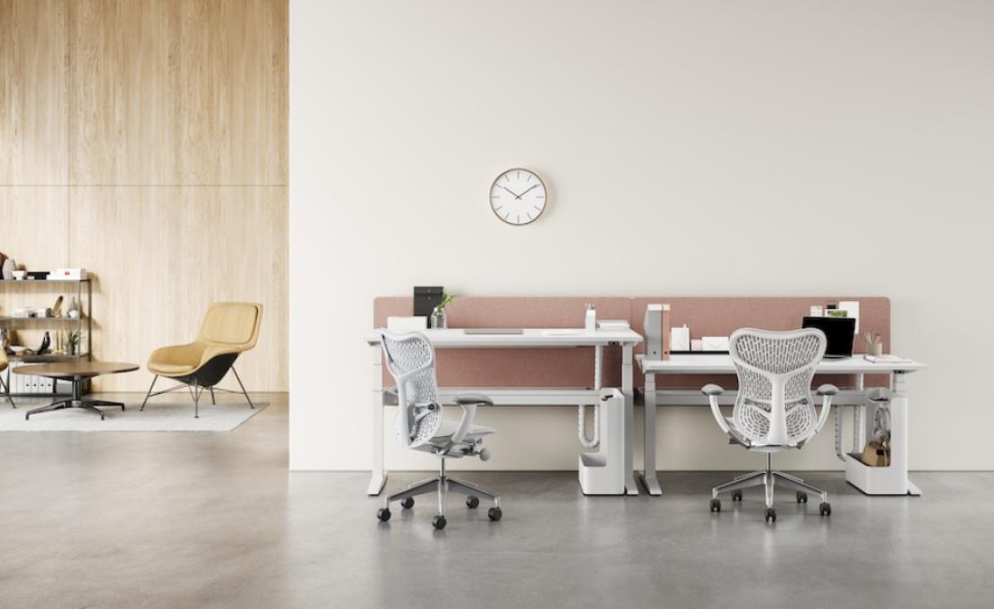 Кресло модель Striad Lounge Chair and Ottoman от фабрики Herman Miller