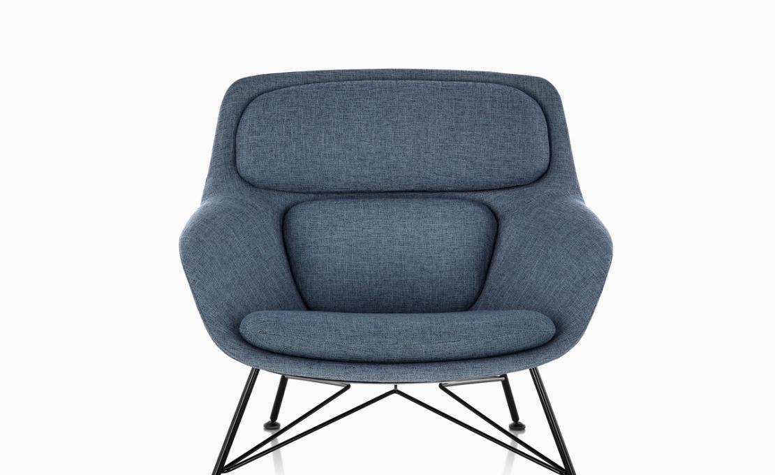 Кресло модель Striad Lounge Chair and Ottoman от фабрики Herman Miller