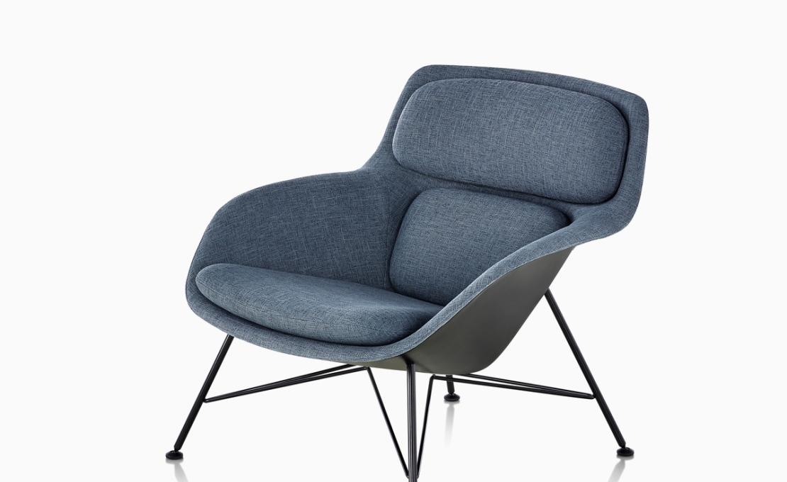 Кресло модель Striad Lounge Chair and Ottoman от фабрики Herman Miller