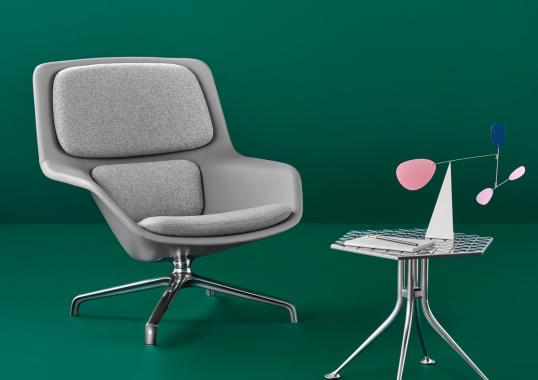 Кресло модель Striad Lounge Chair and Ottoman от фабрики Herman Miller