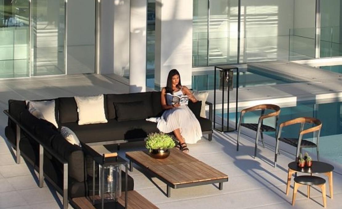 Уличный диван от фабрики Royal Botania модель ALURA-SOFA